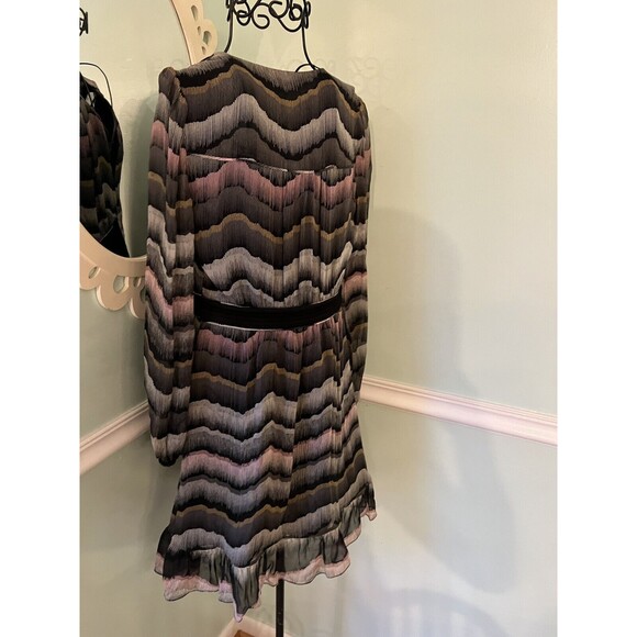 Diane Von Furstenberg Lizbeth Silk Geometric Quilted Waistband V-Neck Dress 6 - Picture 3 of 9